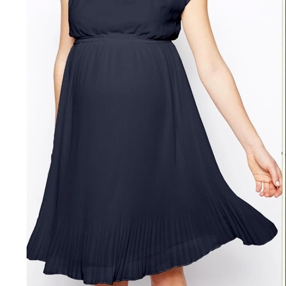 Mama Licious Maternity Dress - Picture 5 of 5